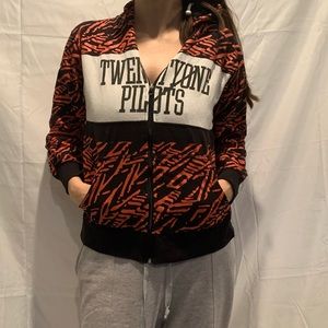 Tøp zip up sweater